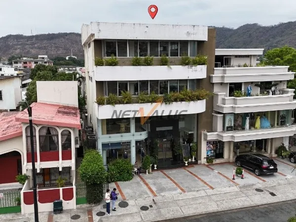 Edificio comercial en alquiler en Urdesa, Guayaquil · 927 m², foto 2