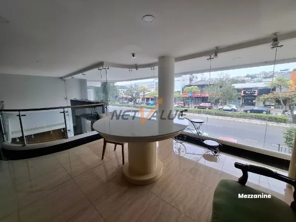 Edificio comercial en alquiler en Urdesa, Guayaquil · 927 m², foto 3