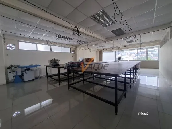 Edificio comercial en alquiler en Urdesa, Guayaquil · 927 m², foto 5
