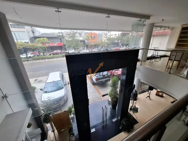 Edificio comercial en alquiler en Urdesa, Guayaquil · 927 m², foto 8