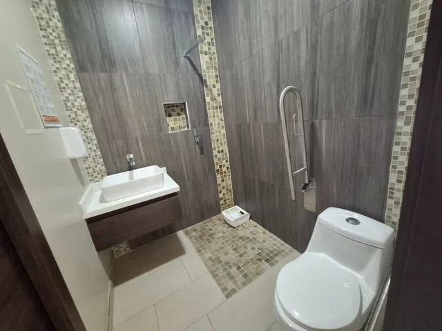 Edificio comercial en venta en Kennedy, Guayaquil · 841 m², foto 11