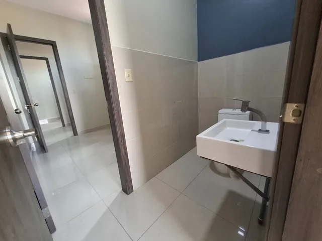 Edificio comercial en venta en Kennedy, Guayaquil · 841 m², foto 3