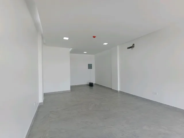 Local comercial en alquiler en Nuevo Samborondón, Samborondón · 30 m², foto 3