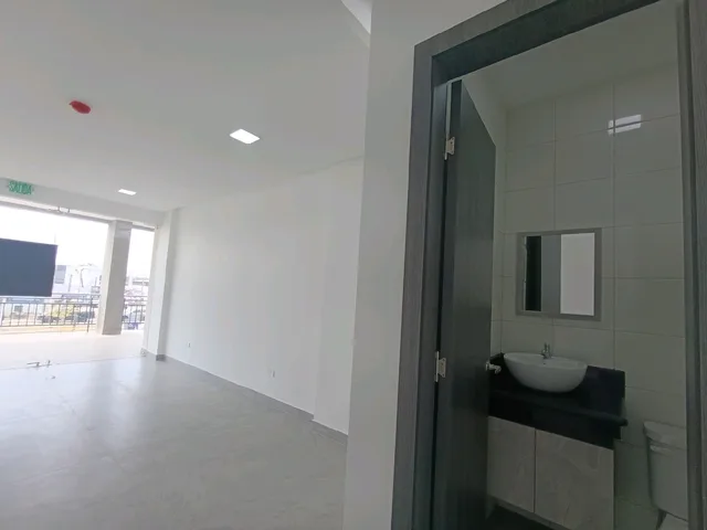Local comercial en alquiler en Nuevo Samborondón, Samborondón · 30 m², foto 5