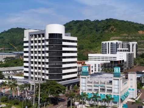 Oficina en venta en Los Ceibos, Guayaquil · 106.5 m²