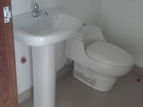 Oficina en alquiler y venta en La Aurora, Daule · 40 m², foto 3