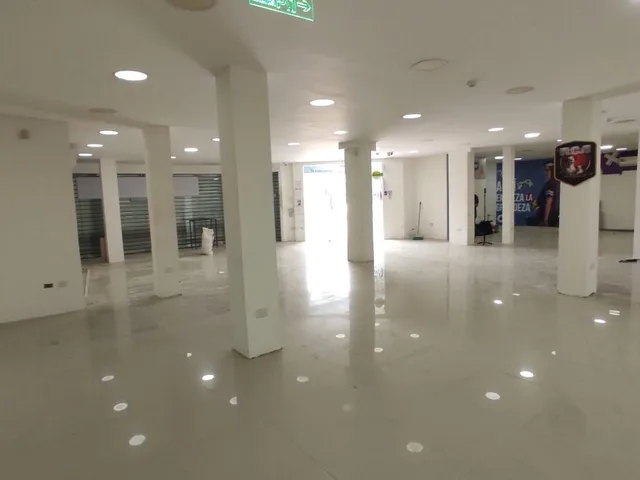 Local comercial en alquiler en La Alborada, Guayaquil · 250 m², foto 3