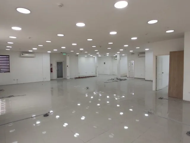 Oficina en alquiler en La Alborada, Guayaquil · 500 m²