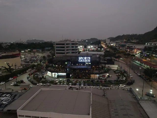 Local comercial en alquiler en Urdesa, Guayaquil · 150 m², foto 4