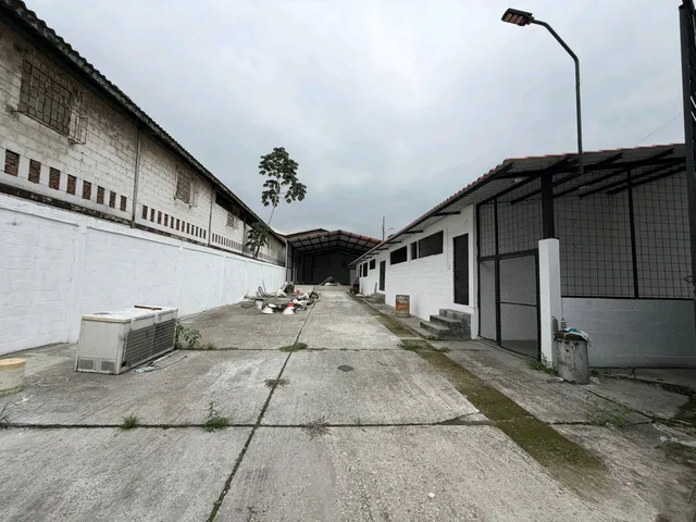 Bodega en alquiler y venta en Bellavista, Guayaquil · 450 m², foto 3