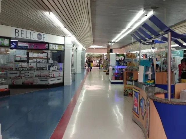 Local comercial en alquiler en Urdesa, Guayaquil · 569.18 m², foto 3