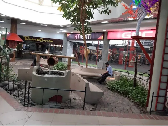 Local comercial en alquiler en Urdesa, Guayaquil · 569.18 m², foto 5