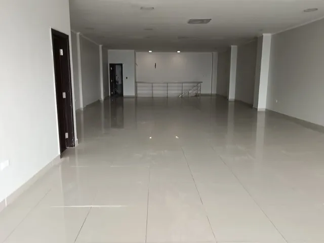 Local comercial en alquiler en Urdesa, Guayaquil · 300 m², foto 8