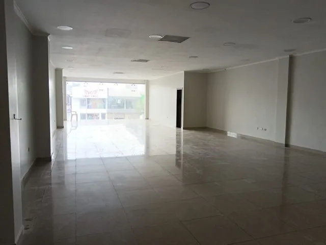 Local comercial en alquiler en Urdesa, Guayaquil · 300 m², foto 7