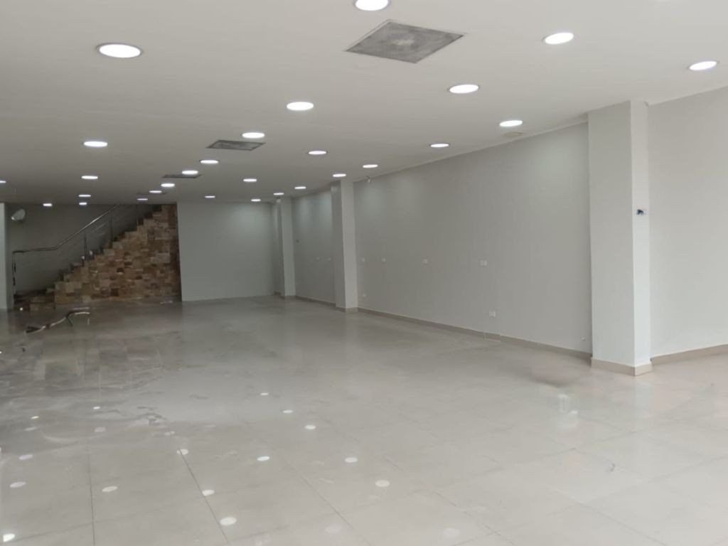 Local comercial en alquiler en Urdesa, Guayaquil · 300 m², foto 10