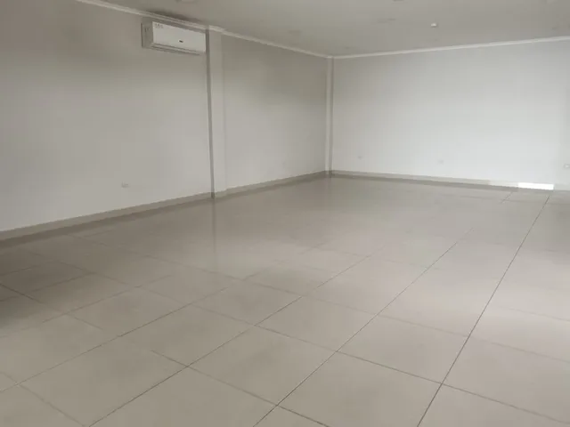 Local comercial en alquiler en Urdesa, Guayaquil · 320 m², foto 3
