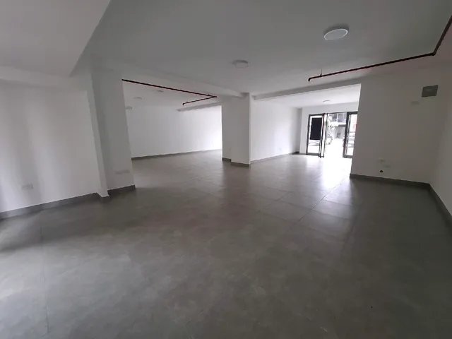 Local comercial en alquiler en Nuevo Samborondón, Samborondón · 130 m², foto 2
