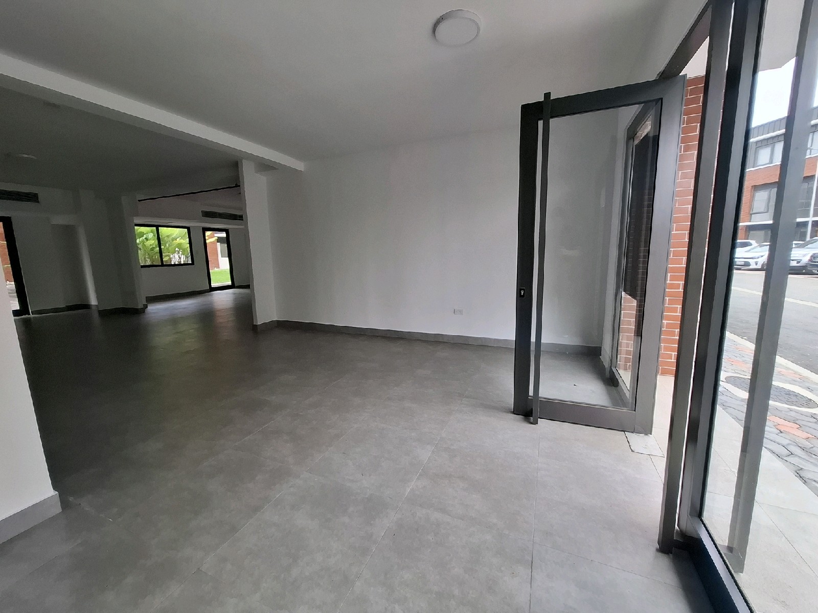 Local comercial en alquiler en Nuevo Samborondón, Samborondón · 130 m², foto 4