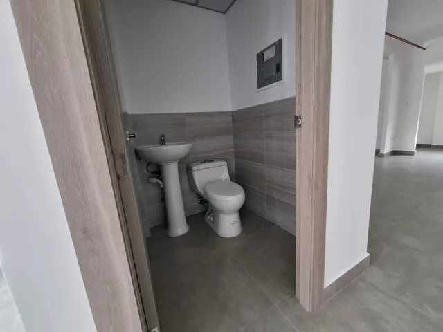 Local comercial en alquiler en Nuevo Samborondón, Samborondón · 130 m², foto 5