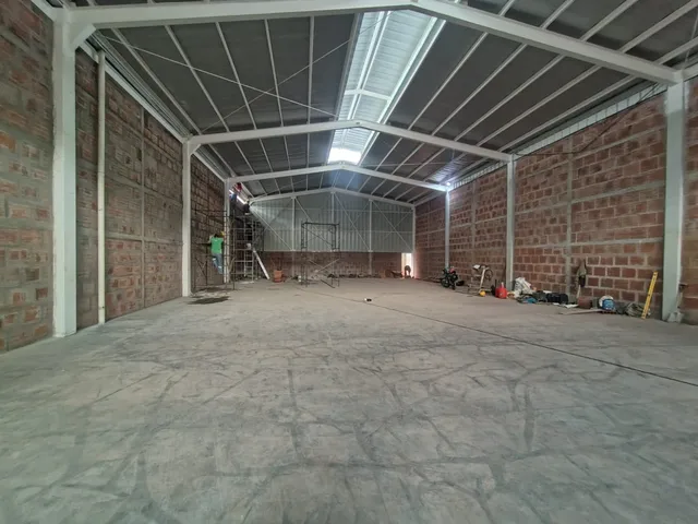 Local comercial en alquiler en La Aurora, Daule · 400 m²