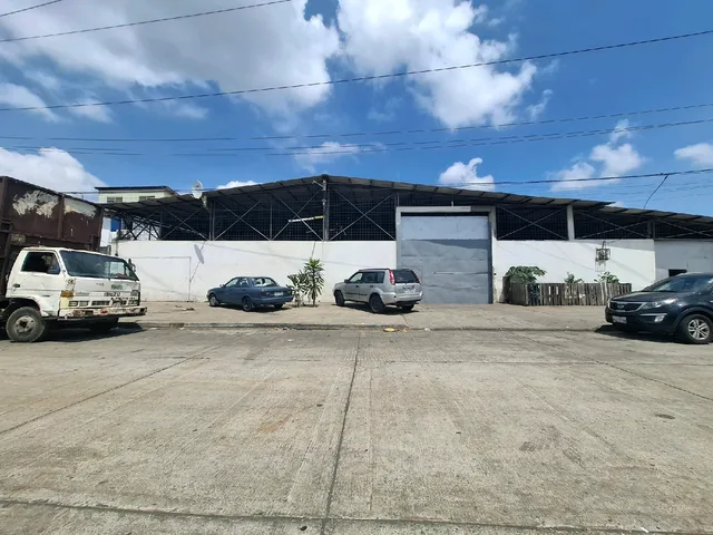 Bodega en venta en Sur, Guayaquil · 1,951 m², foto 2