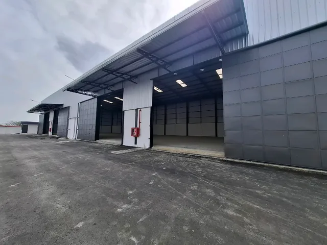 Bodega en alquiler en Nuevo Samborondón, Samborondón · 600 m², foto 3
