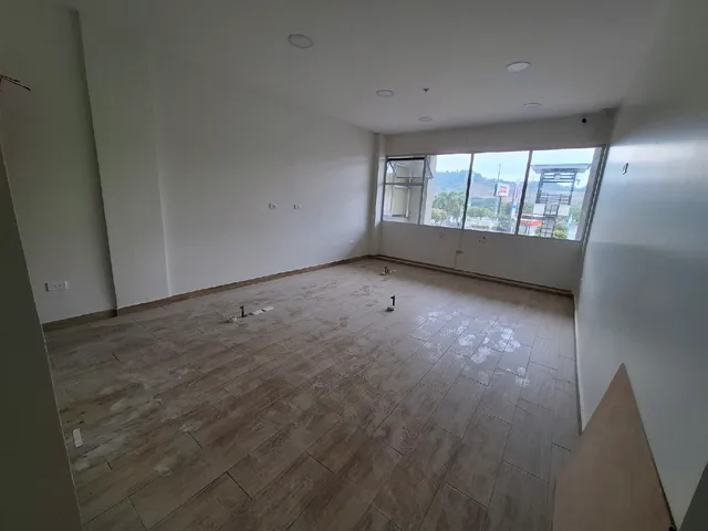 Local comercial en alquiler en Autopista Narcisa de Jesús, Guayaquil · 71.72 m², foto 9