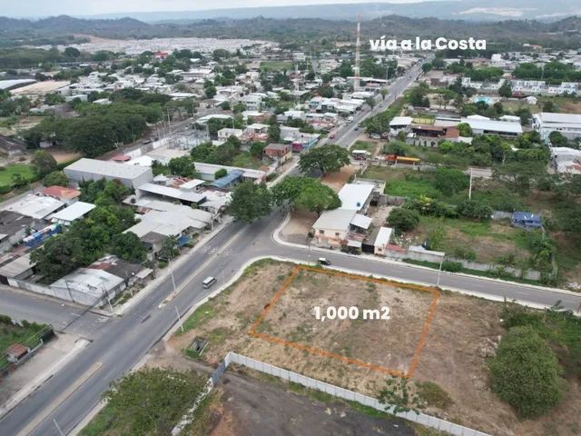 Terreno comercial en venta en Chongón, Guayaquil · 1,000 m²