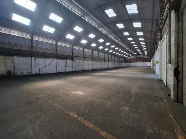 Bodega en alquiler en Sur, Guayaquil · 1,600 m², foto 2