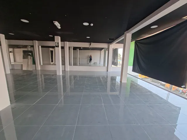 Local comercial en alquiler en Urdesa, Guayaquil · 345 m², foto 4