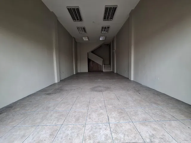 Local comercial en alquiler en Av. Juan Tanca Marengo, Guayaquil · 120 m²
