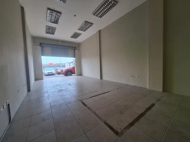 Local comercial en alquiler en Av. Juan Tanca Marengo, Guayaquil · 120 m², foto 3