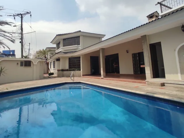 Edificio comercial en alquiler y venta en Urdenor, Guayaquil · 430 m², foto 4
