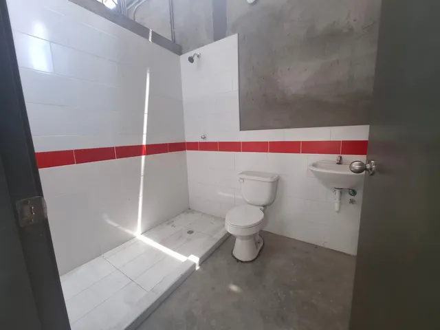 Bodega en alquiler en Norte, Guayaquil · 240 m², foto 3